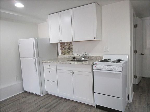 5th image of 712 Jena St #A