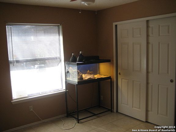 4th image of 1023 N Hedgestone Dr
