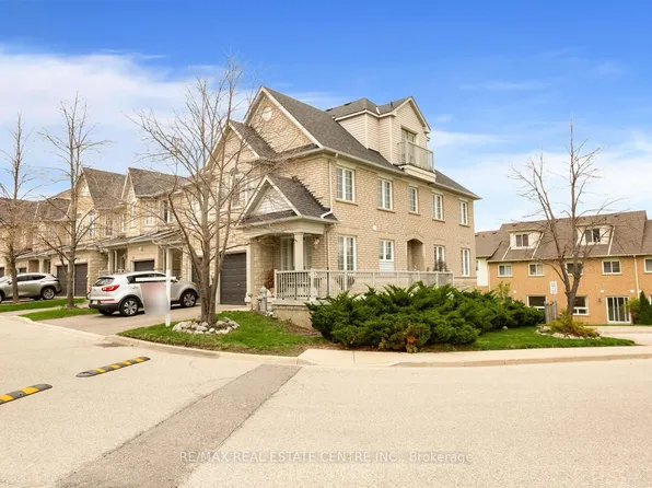 5260 McFarren Blvd #111, Mississauga, ON L5M 7J2