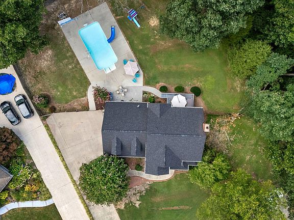 5th image of 238 Weatherford Dr NE