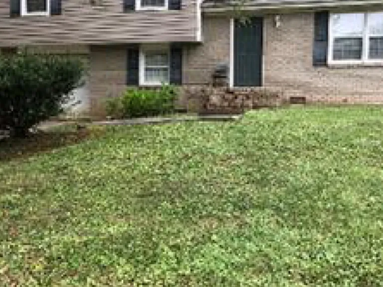 6105 Trent Dr NW — Photo 2