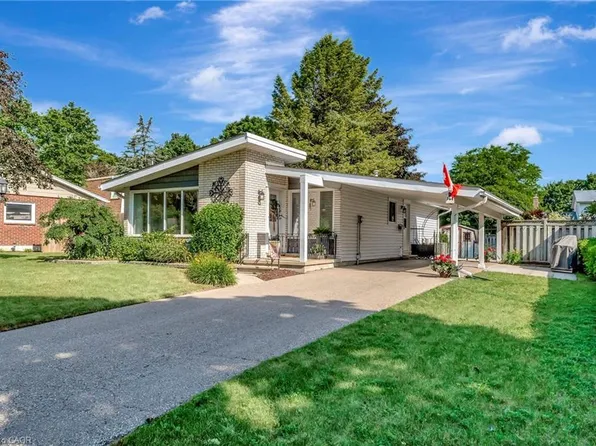 364 Boxbury Dr, Waterloo, ON N2K 1W2