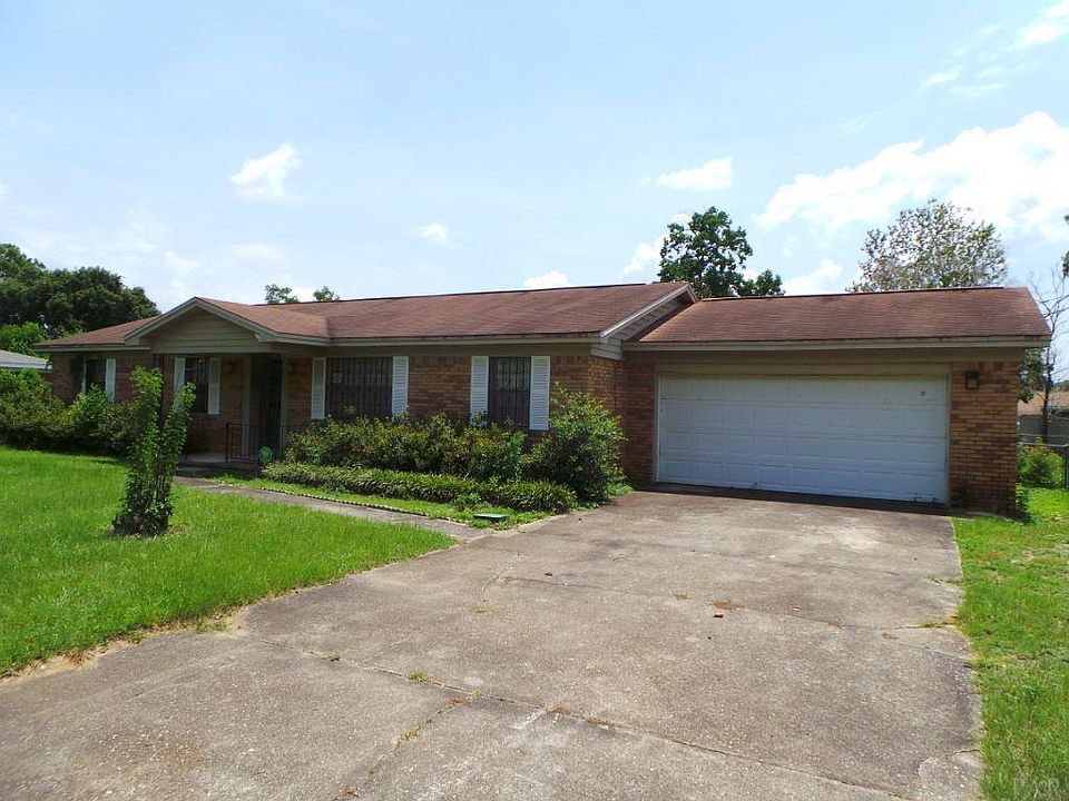 1st image of 6204 Sarah Dr