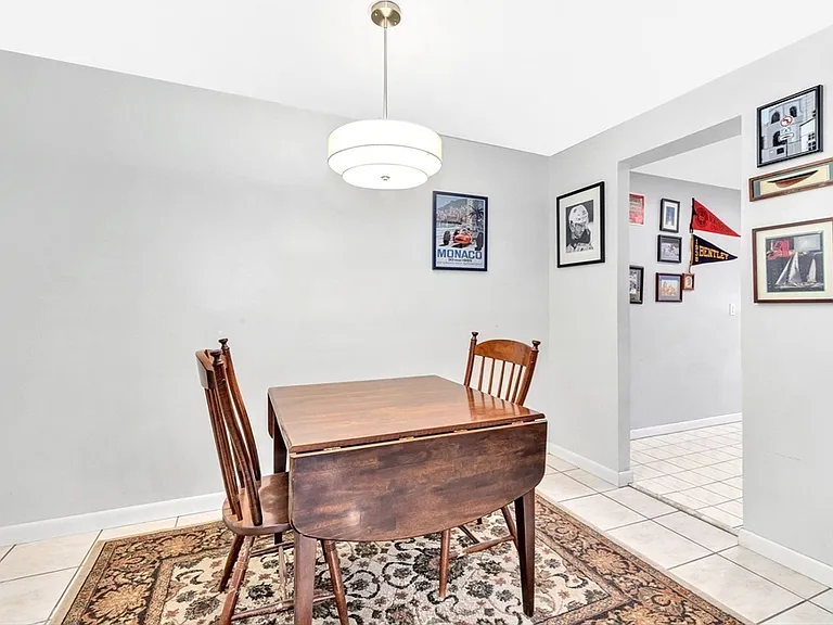 7 Colonial Village Dr #2 — Photo 7