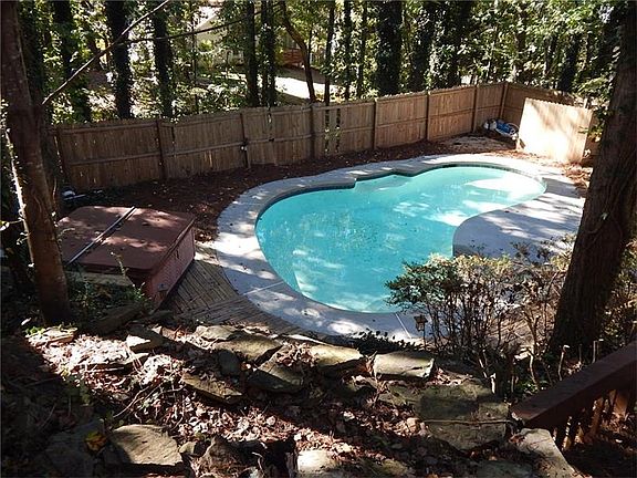 4th image of 1842 Skidmore Cir