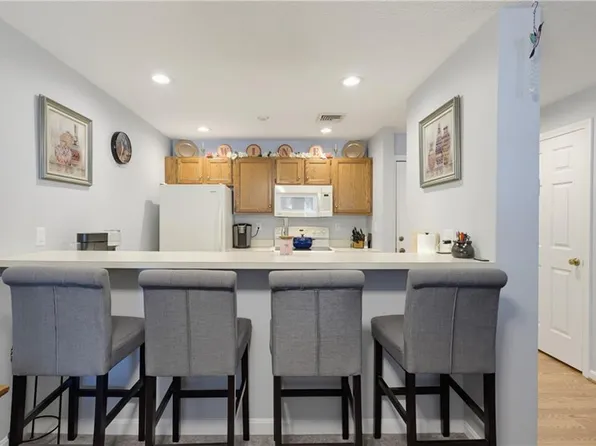 3524 W Shore Rd Unit C-707, Warwick, RI 02886