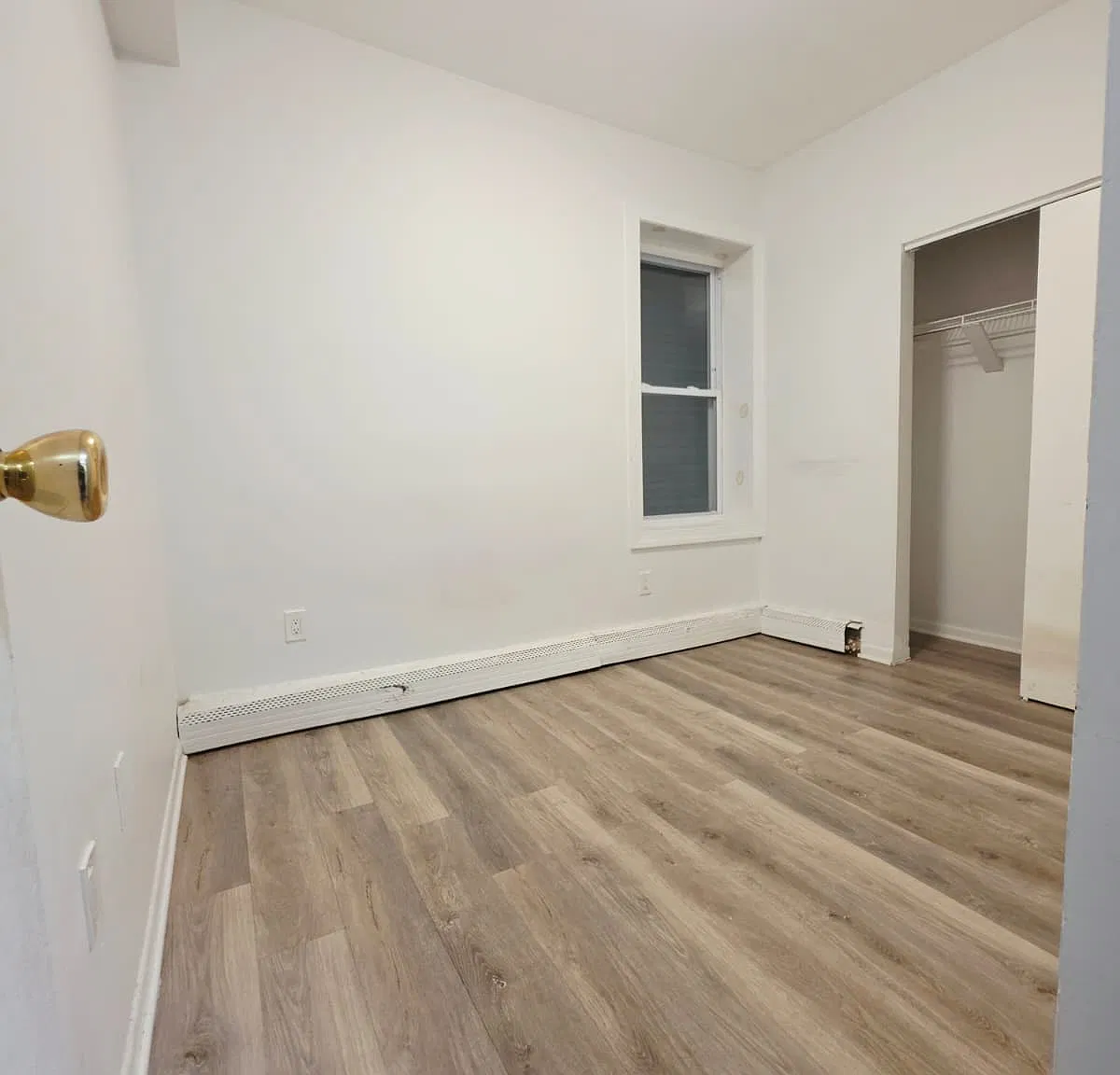 3 bed, 1000 sqft, $2,350 — Photo 2