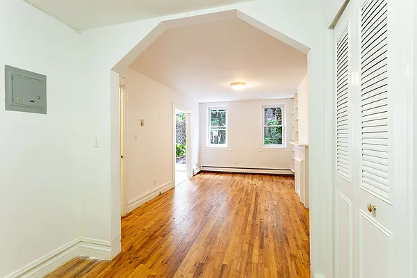 Sold by Compass | media 7