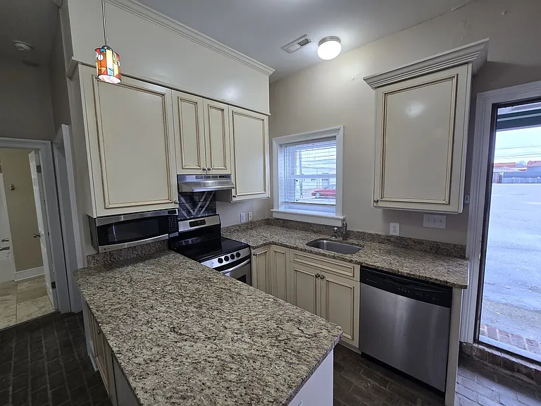 201 E Bank St #20 — Photo 12