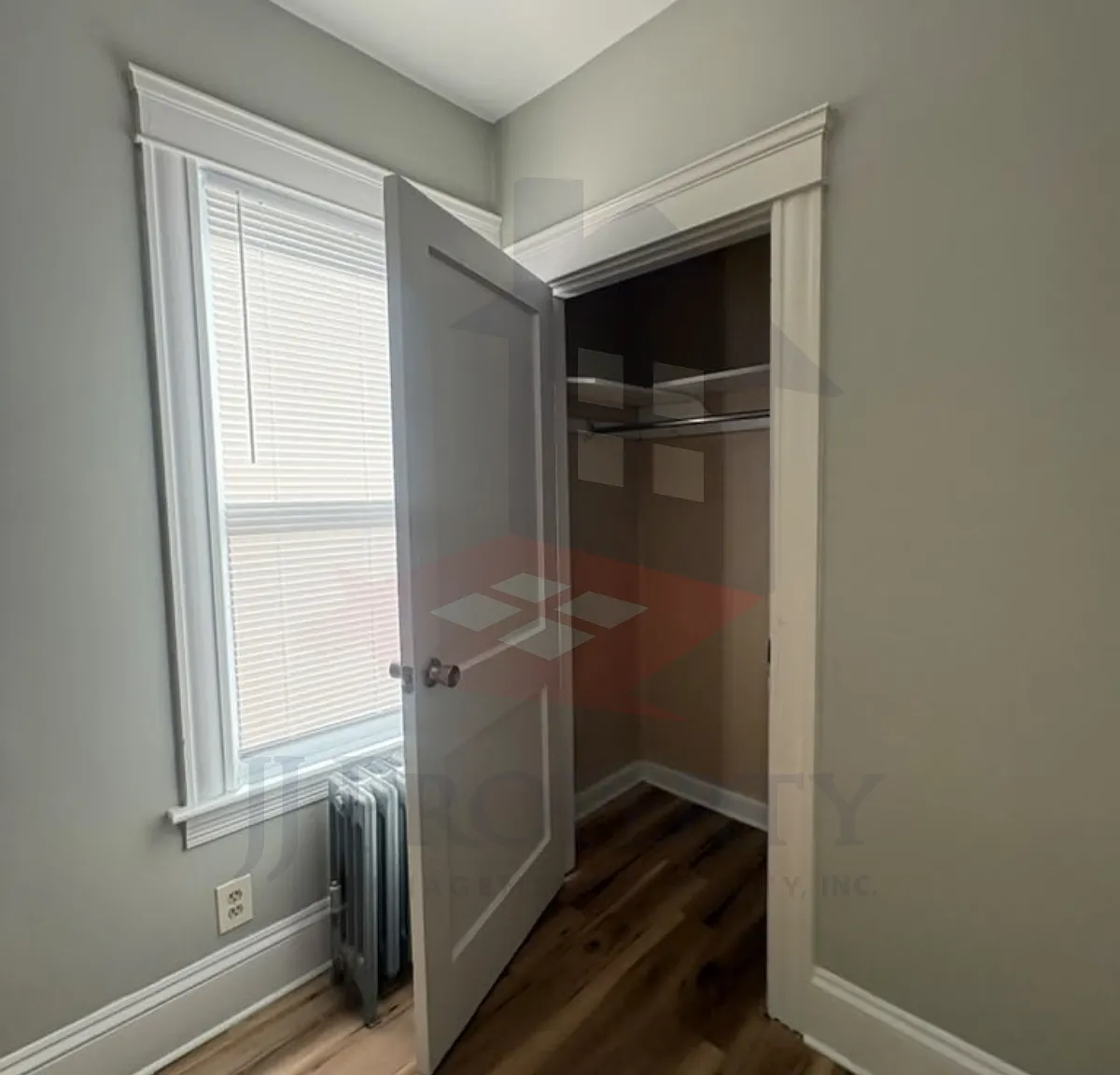 3 bed, $2,100 — Photo 3