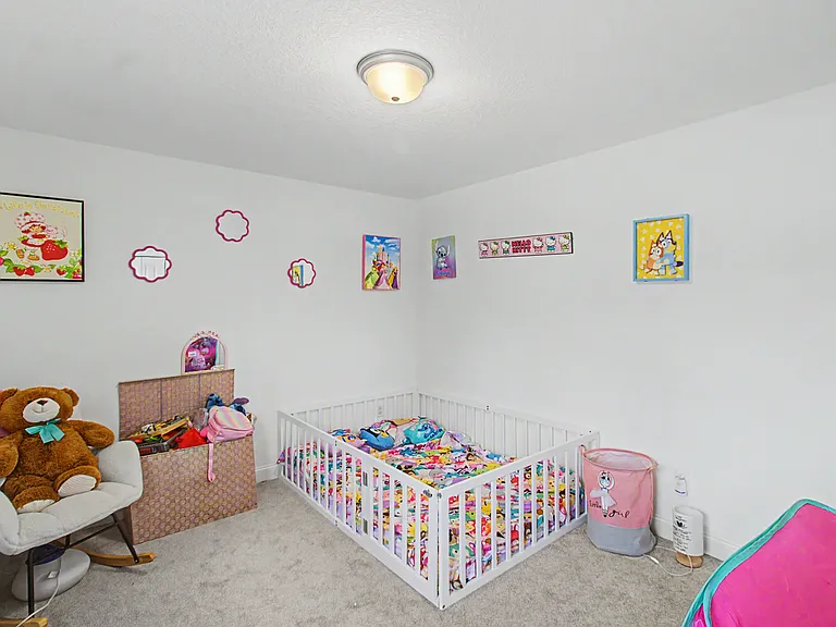 881 Grayson Ave — Photo 21