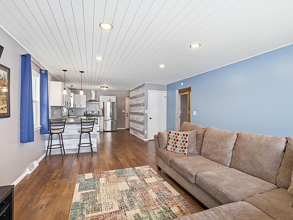 4th image of 1121 Pearl St