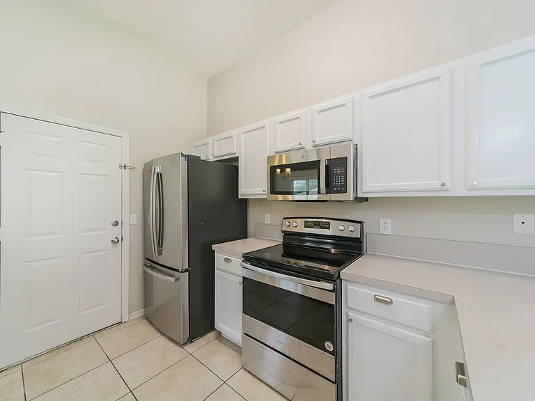 1323 Hillview Dr — Photo 9