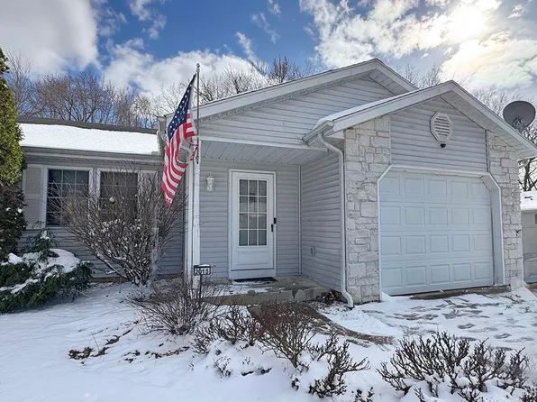 2015 Autumn Ridge Ln, Elkhart, IN 46514