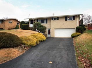 1143 Rosedale Dr, Greensburg, PA