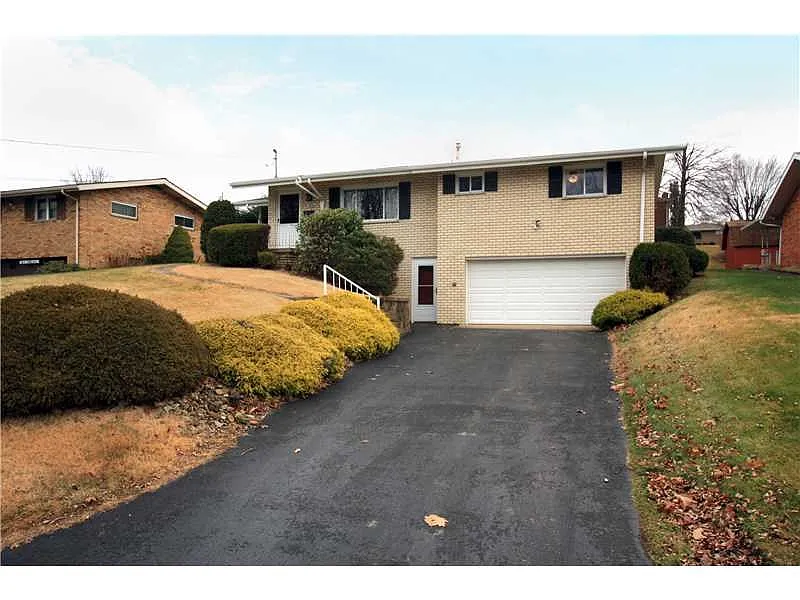 1143 Rosedale Dr photo 1
