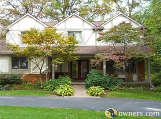 9841 Daleview Dr, South Lyon, MI