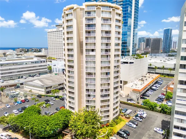750 Amana St APT 1203, Honolulu, HI 96814