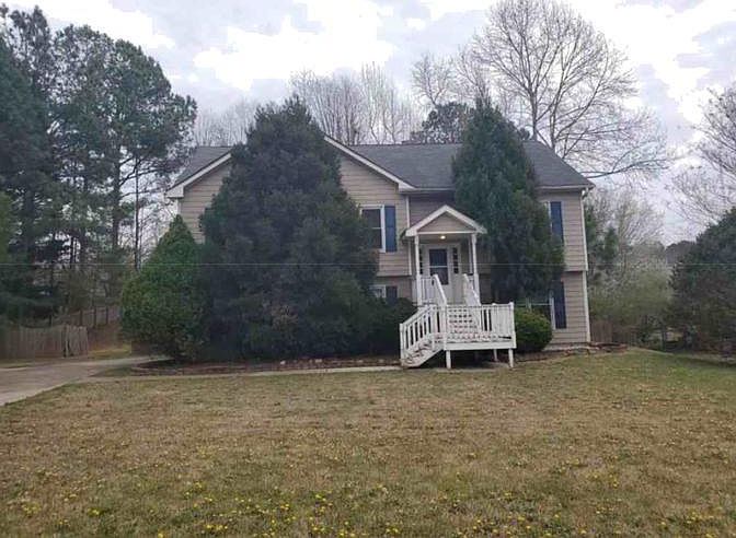 2nd image of 2390 Huntington Dr
