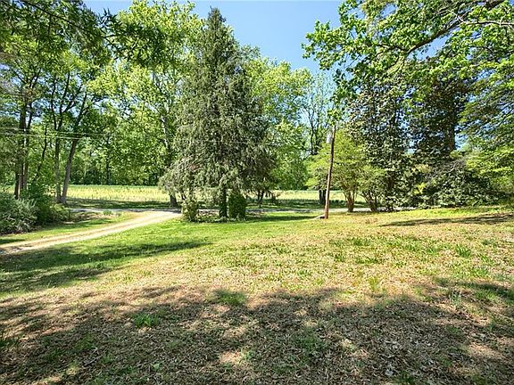 2nd image of 59 W Point Rd