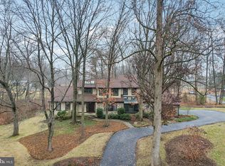 1563 Oak Hollow Dr, Maple Glen, PA 19002