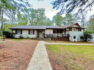 201 W Virginia Dr, Clinton, MS 39056
