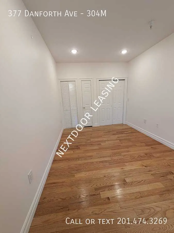 377 Danforth Ave — Photo 4