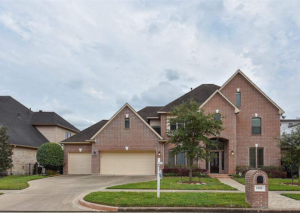 1st image of 1915 Parklake Village Dr