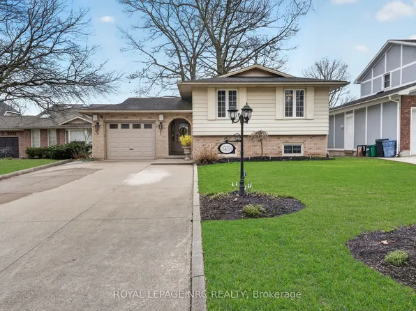 7438 Petrullo Ct, Niagara Falls, ON L2H 2K4