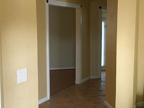 5th image of 538 Richmond St