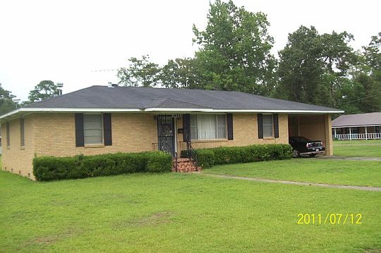 1st image of 1025 S Dogwood Dr
