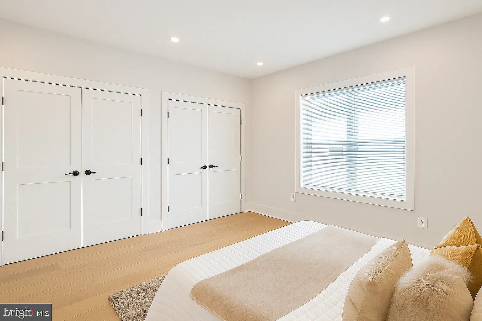 1722 W Virginia Ave NE — Photo 3