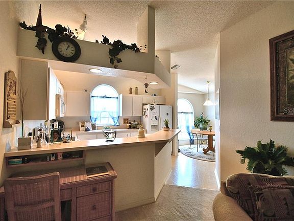 4th image of 307 Edmund Ave
