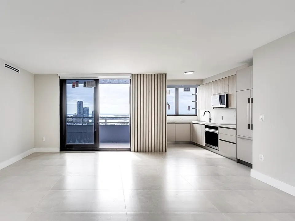 1330 West Ave #3304