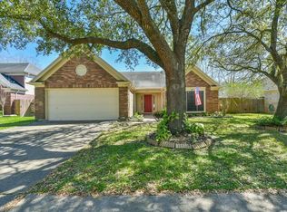 3909 Cedarwood Dr, Pearland, TX 77584