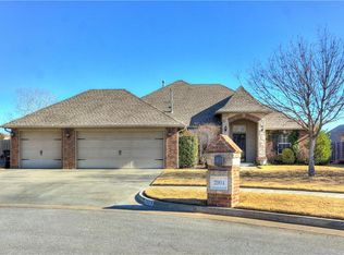 2904 Woodstock Rd, Moore, OK 73160