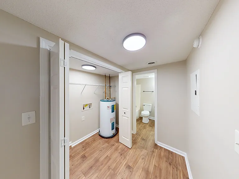 510 Hietts Ln #C — Photo 6