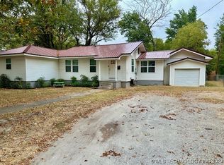 712 W South Ave, Vinita, OK 74301