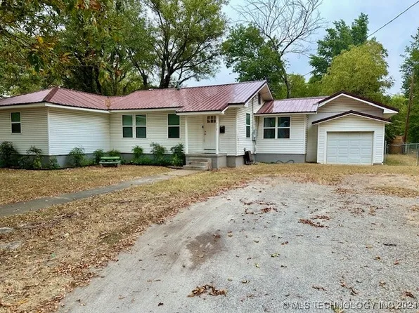 712 W South Ave, Vinita, OK 74301