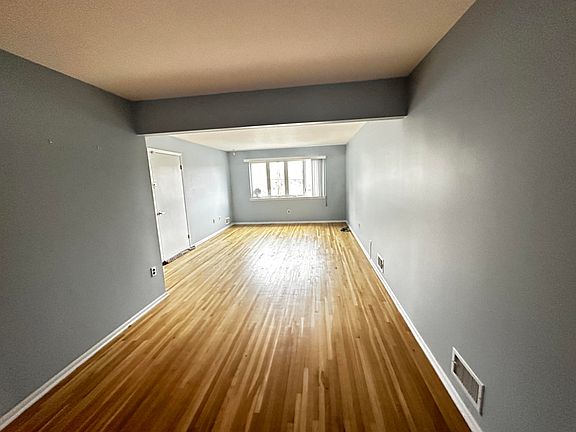 4th image of 609 Sussex St #1
