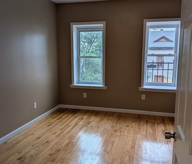 39 N Burnett St — Photo 10