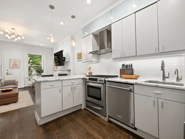134 East 16th Street 5/6 image 3 of 9