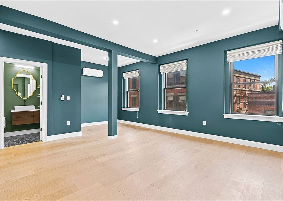 1st image of 166 Salem St APT 8