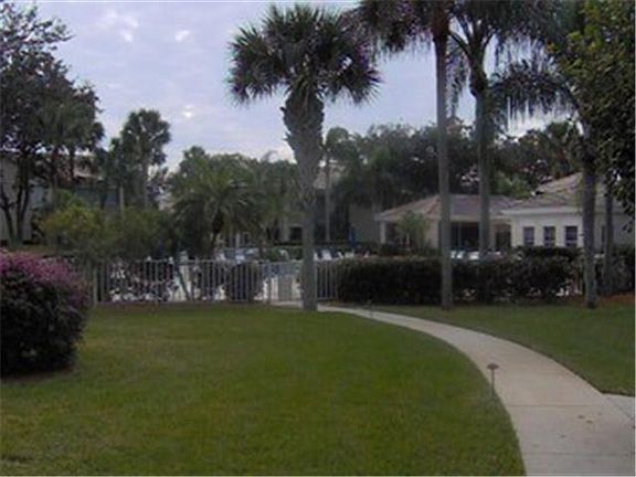 5th image of 24827 Lakemont Cove Ln APT 102