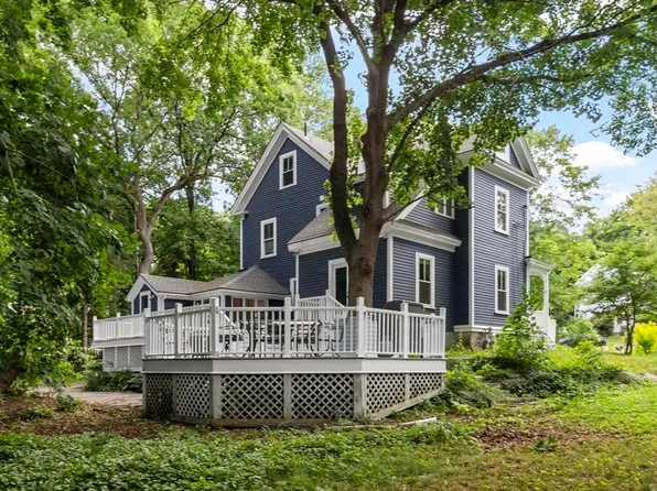 30-32 Concord Rd, Acton, MA 01720