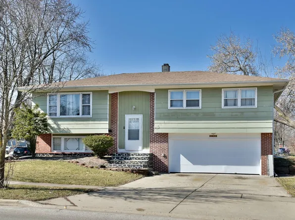 7410 East Ave, Hanover Park, IL 60133