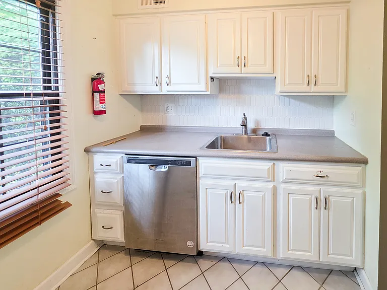 454 Country View Ct — Photo 7