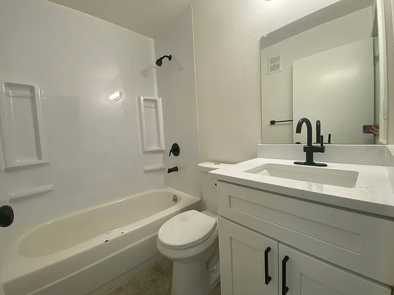 1 Bedroom Apartments In Downtown Tacoma! — Photo 19