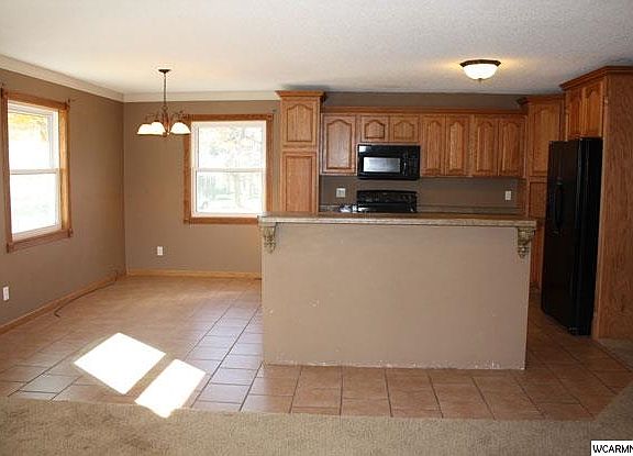 4th image of 624 Heritage Ct