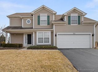 312 Aristocrat Dr, Bolingbrook, IL 60490